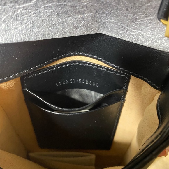 GUCCI BROADWAY BLK SILK QUILTED RAJA Clutch Round Yellow metal handle,NWT - Picture 2 of 5